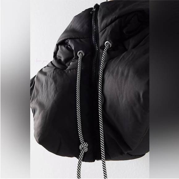 Free People Slope Side Puffer hood In Black New without tags main image 4